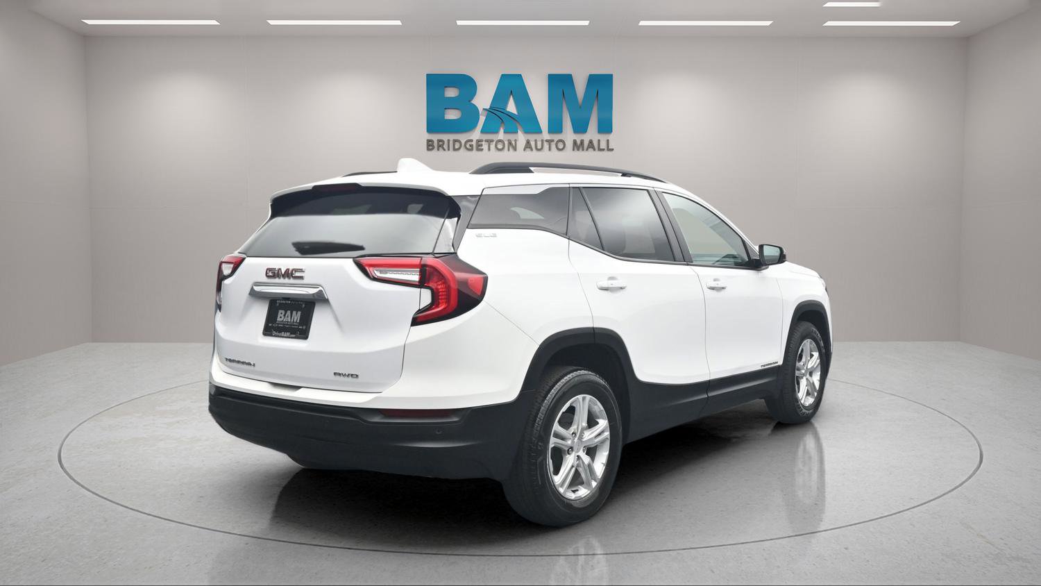Used 2023 GMC Terrain SLE w/ Driver Convenience Package AWD/4WD image 6