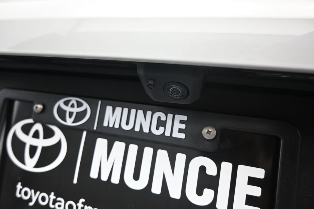Used 2025 Porsche Cayenne S AWD/4WD image 37
