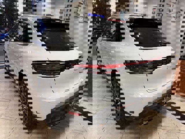 Used 2025 Porsche Macan image 9