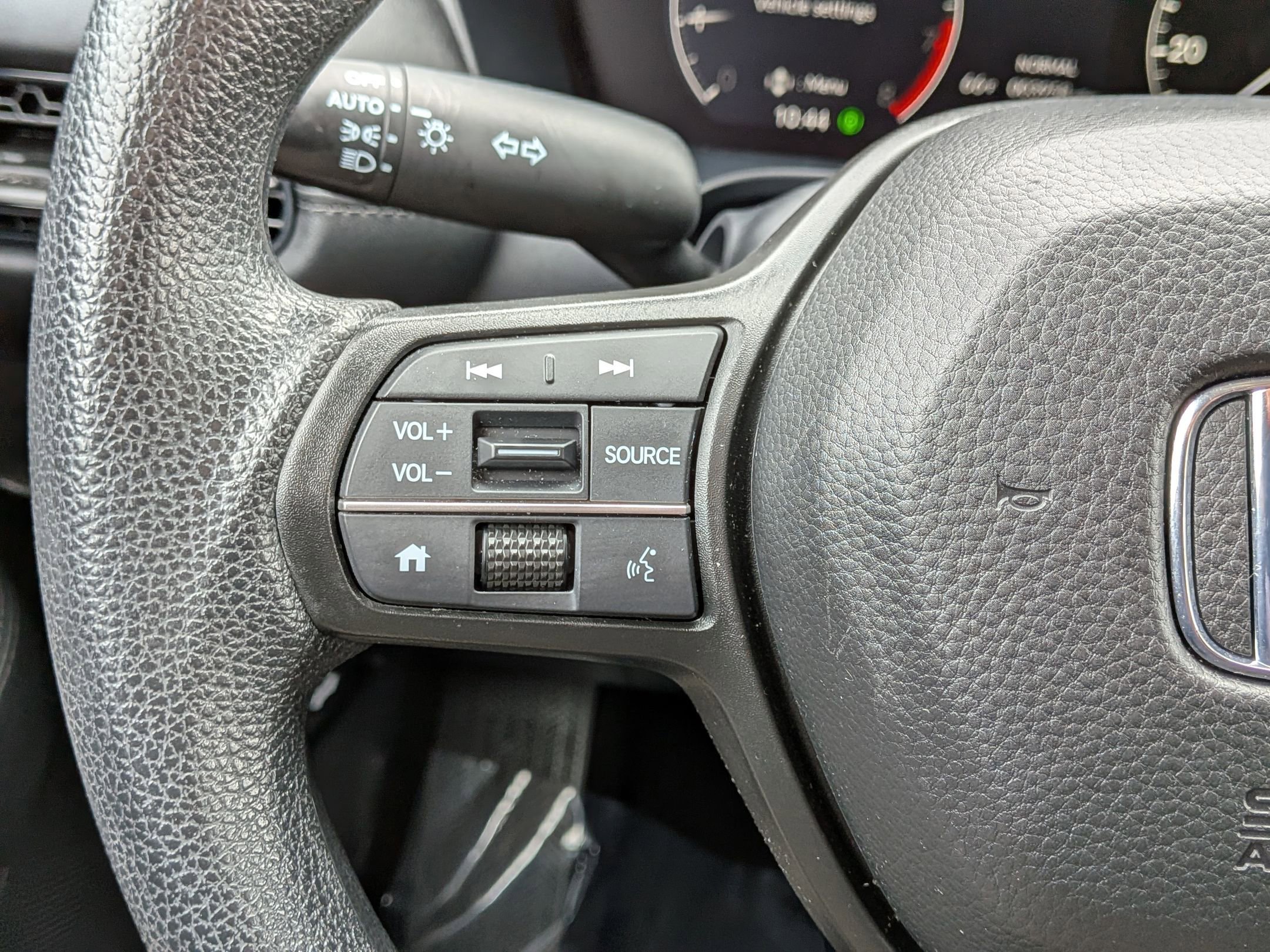 Used 2024 Honda HR-V LX image 15