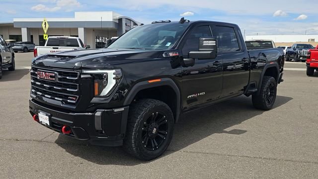 Used 2024 GMC Sierra 2500 AT4 w/ Technology Package image 4