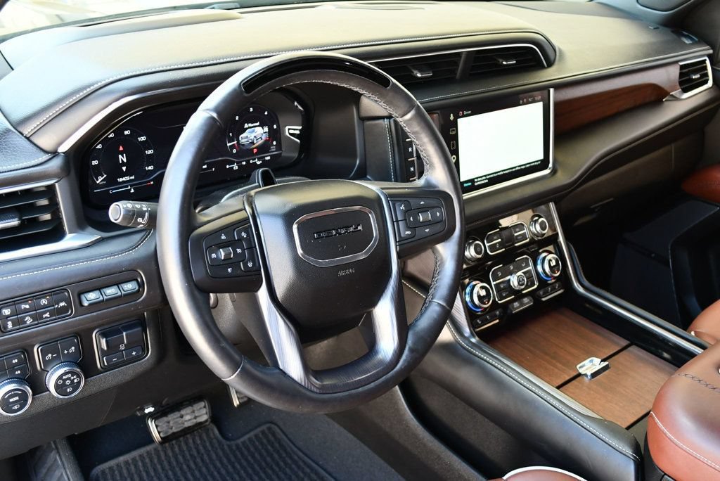 Used 2023 GMC Yukon Denali Ultimate AWD/4WD image 41