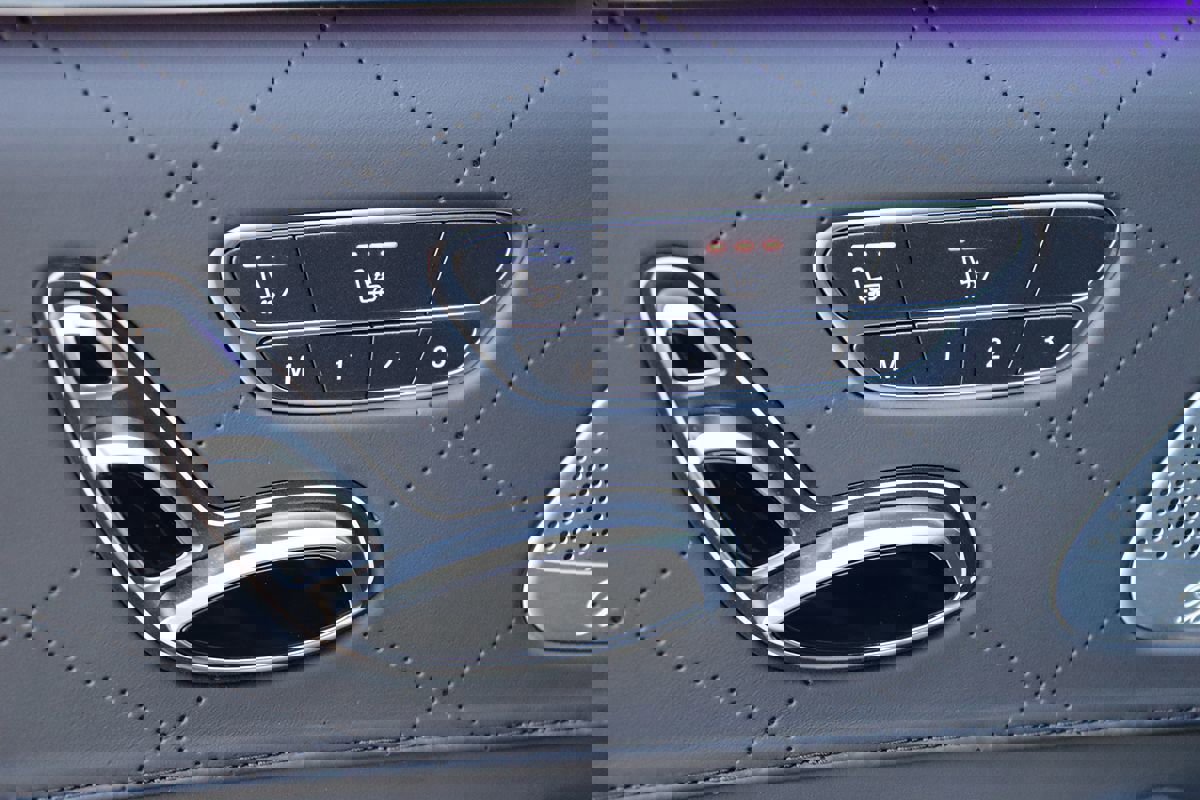 Used 2019 Mercedes-Benz S 560 Sedan w/ AMG Line Exterior image 28