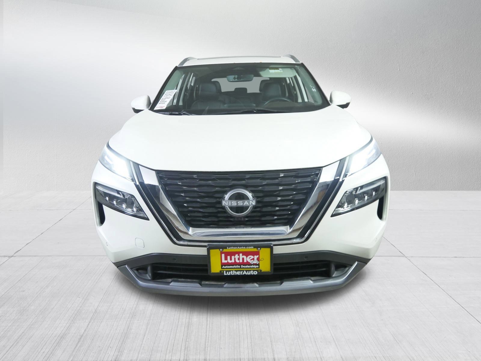 Used 2023 Nissan Rogue SL w/ SL Premium Package image 2