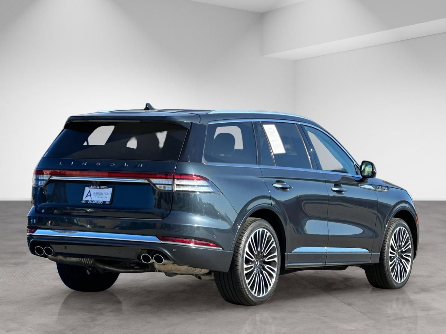 Used 2024 Lincoln Aviator Black Label AWD/4WD image 7