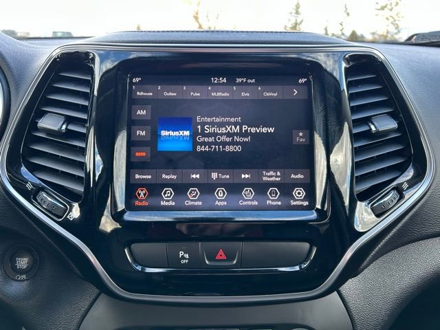 Used 2019 Jeep Cherokee Limited image 16