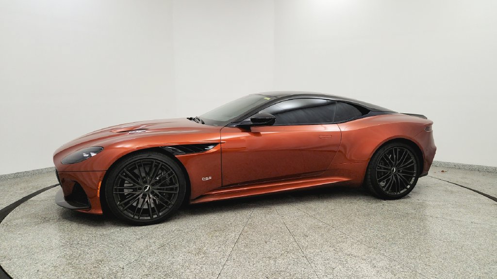 Used 2020 Aston Martin DBS Superleggera RWD image 2