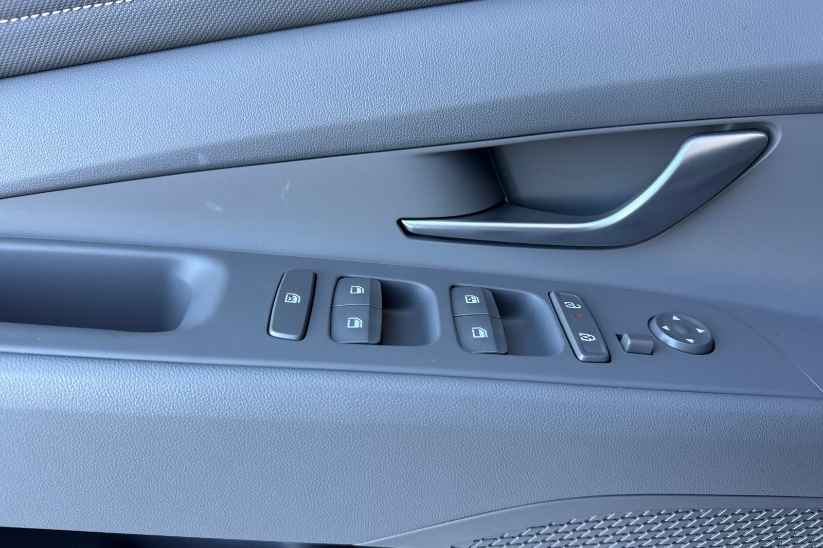 New 2026 Hyundai Elantra Sport FWD image 11