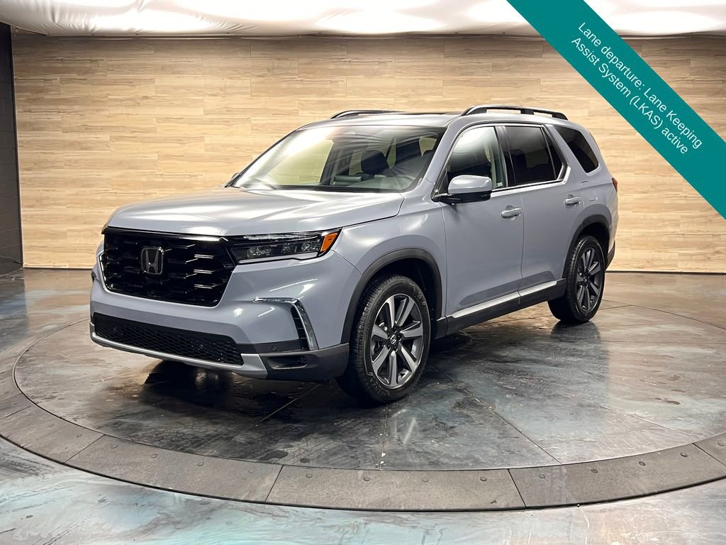 Used 2025 Honda Pilot Touring image 5