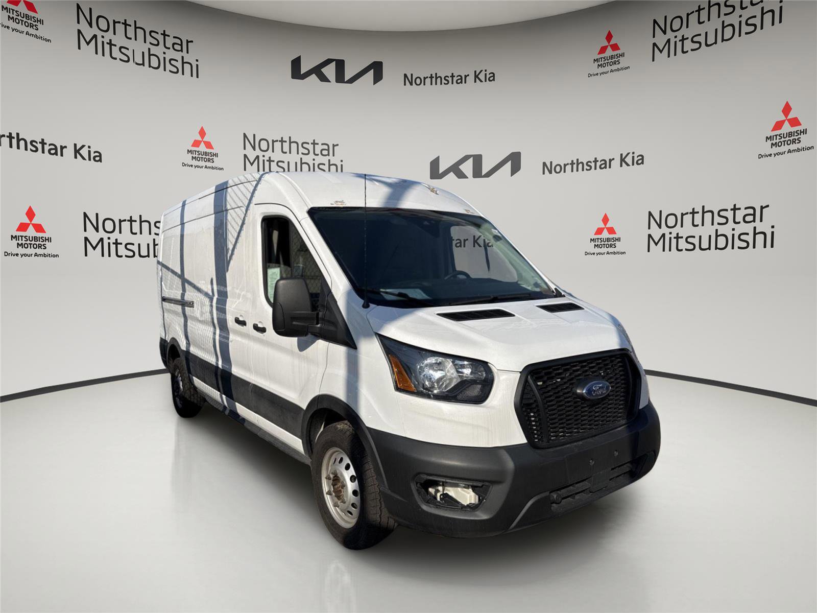 Used 2023 Ford Transit 250 Medium Roof AWD image 5