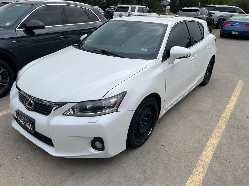 Used 2011 Lexus CT 200h Premium w/ Leather Pkg FWD image 2