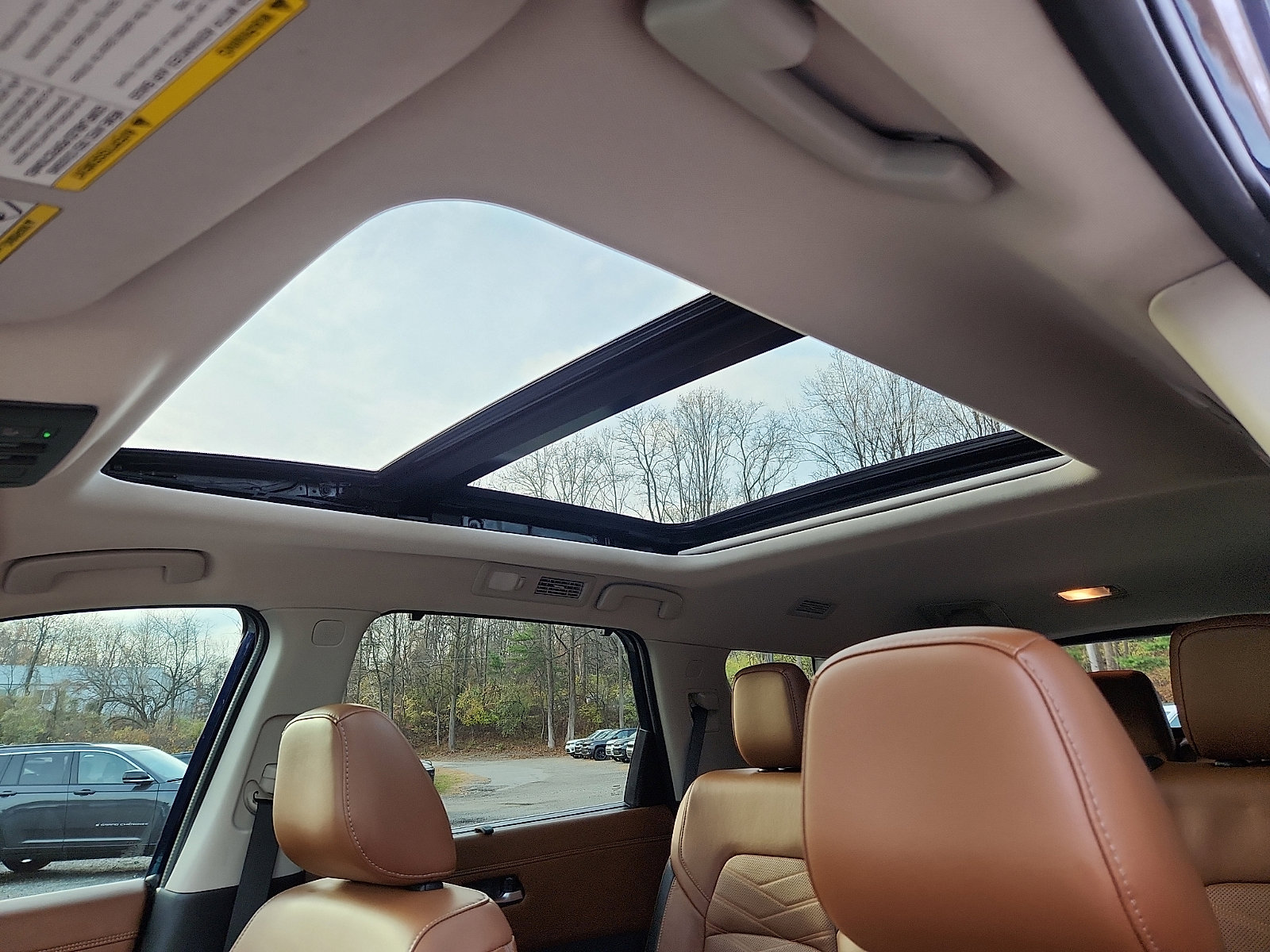 Used 2023 Nissan Pathfinder Platinum w/ Cargo Package image 17