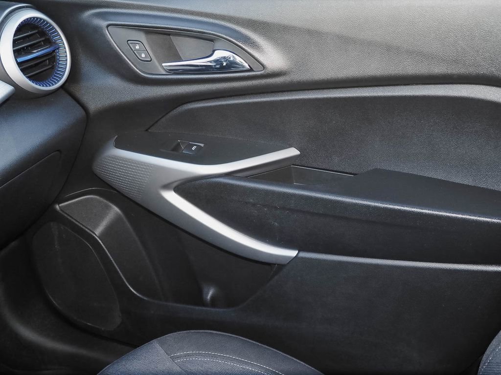 Certified 2024 Chevrolet Trax LS w/ LS Convenience Package image 24