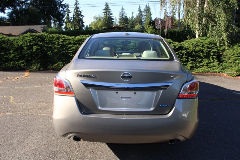 Used 2014 Nissan Altima 2.5 S w/ Display Audio Package FWD image 12