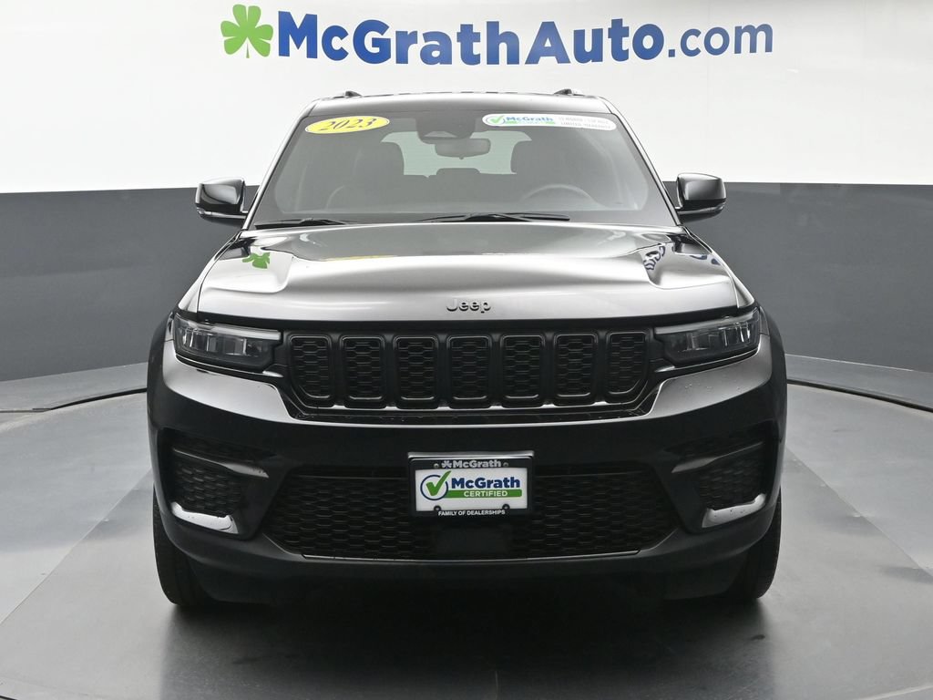 Used 2023 Jeep Grand Cherokee Altitude AWD/4WD image 6