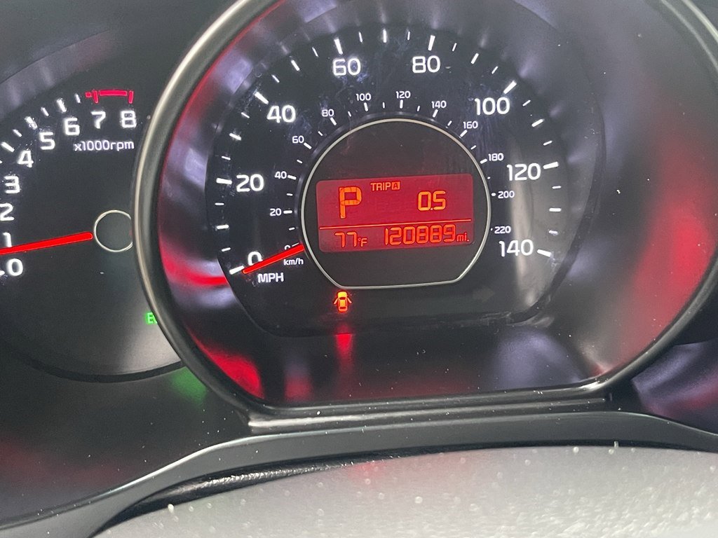 Used 2016 Kia Soul + image 16