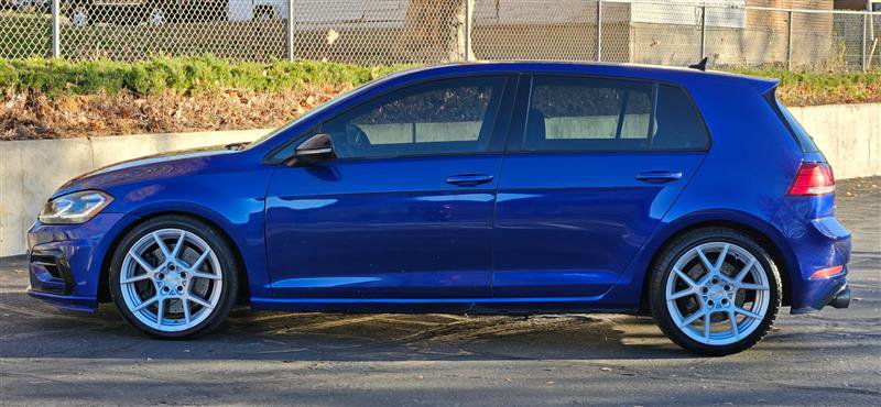 Used 2018 Volkswagen Golf R 4-Door image 2