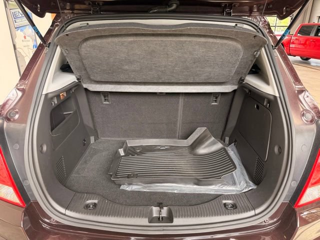 Used 2022 Chevrolet Trax LS w/ Tint and Cruise Package AWD/4WD image 8