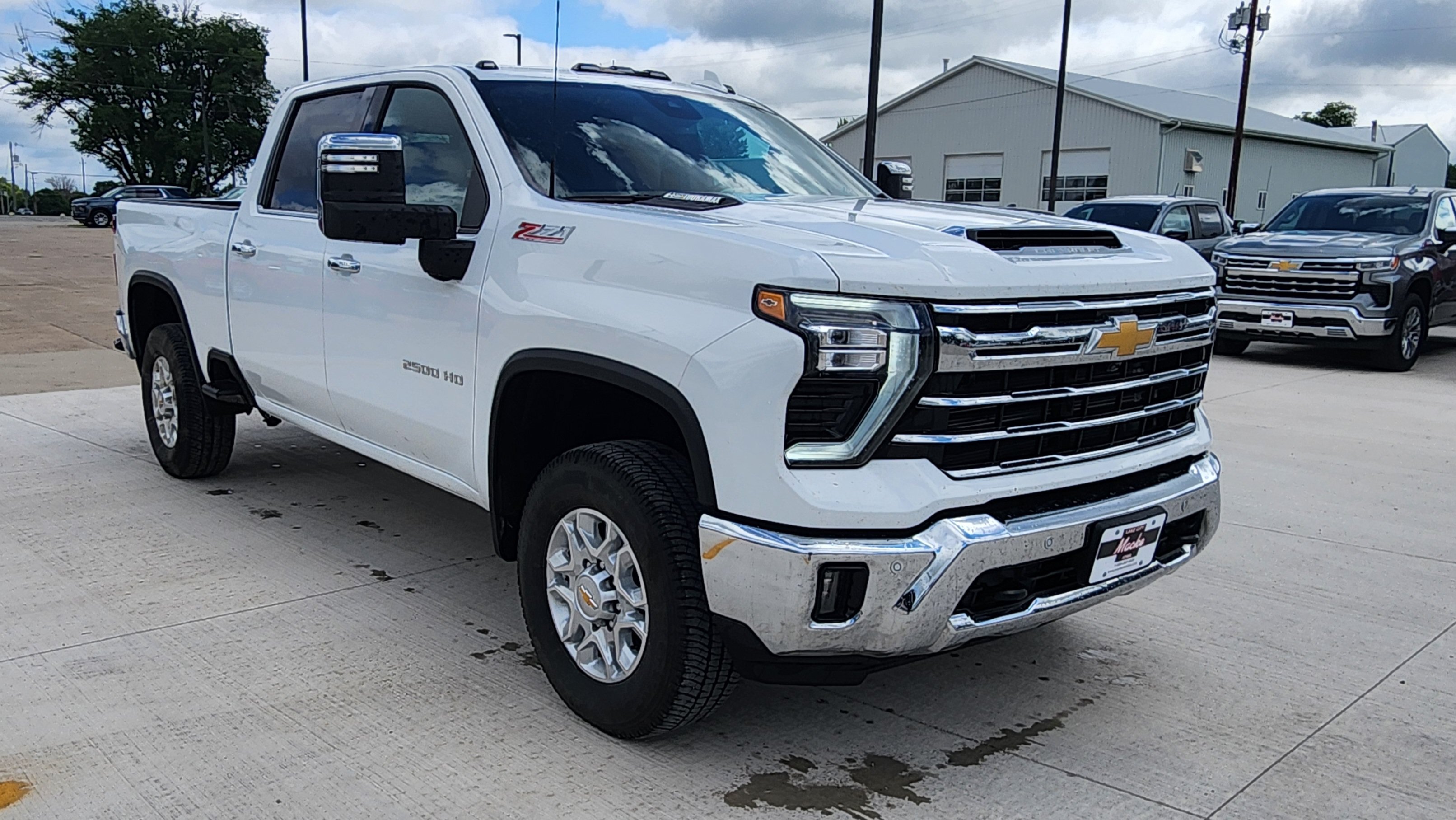Certified 2026 Chevrolet Silverado 2500 LTZ w/ LTZ Plus Package AWD/4WD image 3