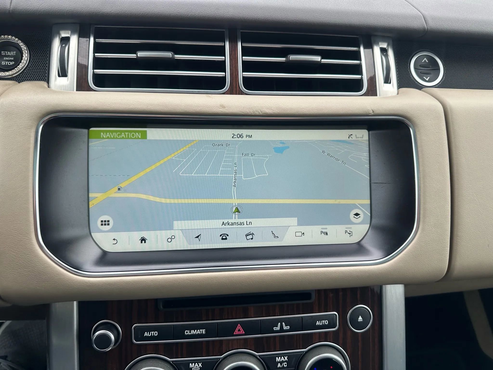 Used 2017 Land Rover Range Rover HSE image 48