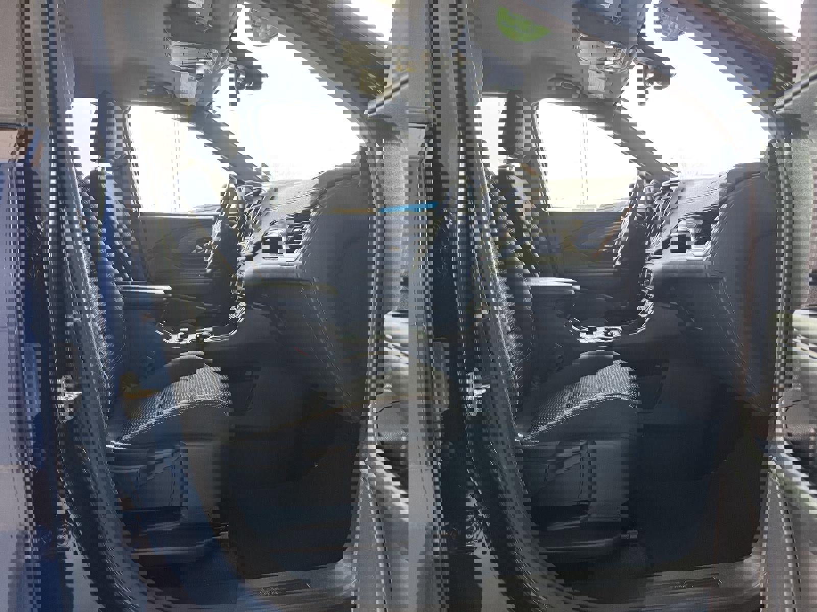 Used 2023 GMC Terrain SLE w/ Driver Convenience Package image 29