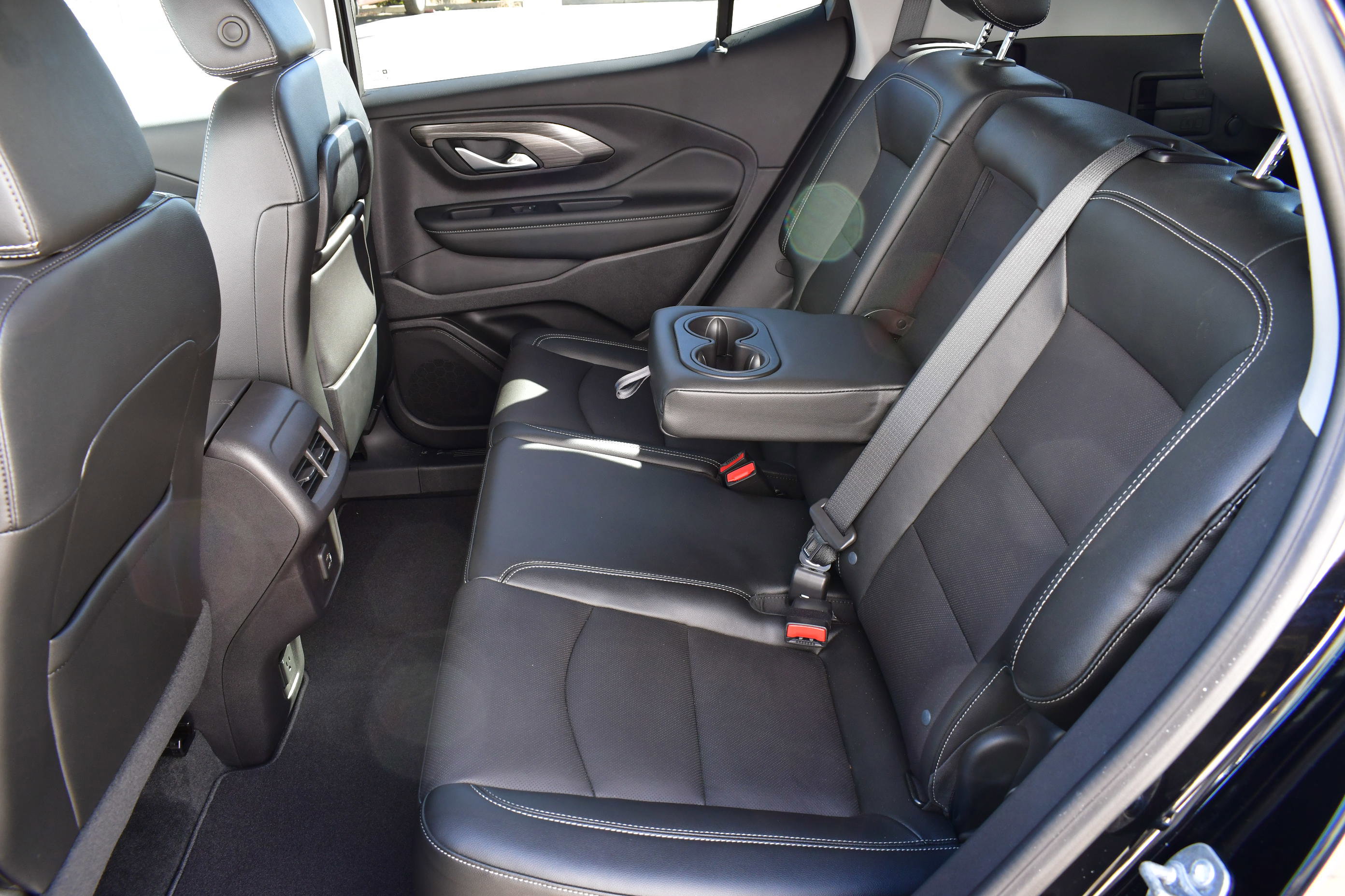 Used 2024 GMC Terrain SLT image 26