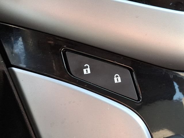 Used 2013 Chevrolet Cruze LS FWD image 24