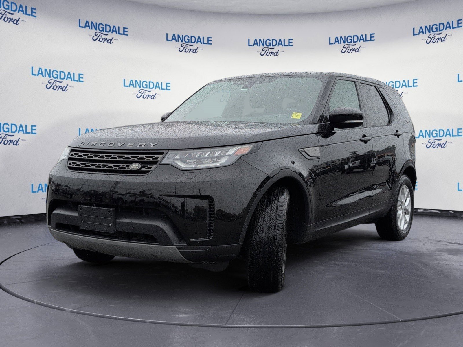 Used 2020 Land Rover Discovery SE image 11