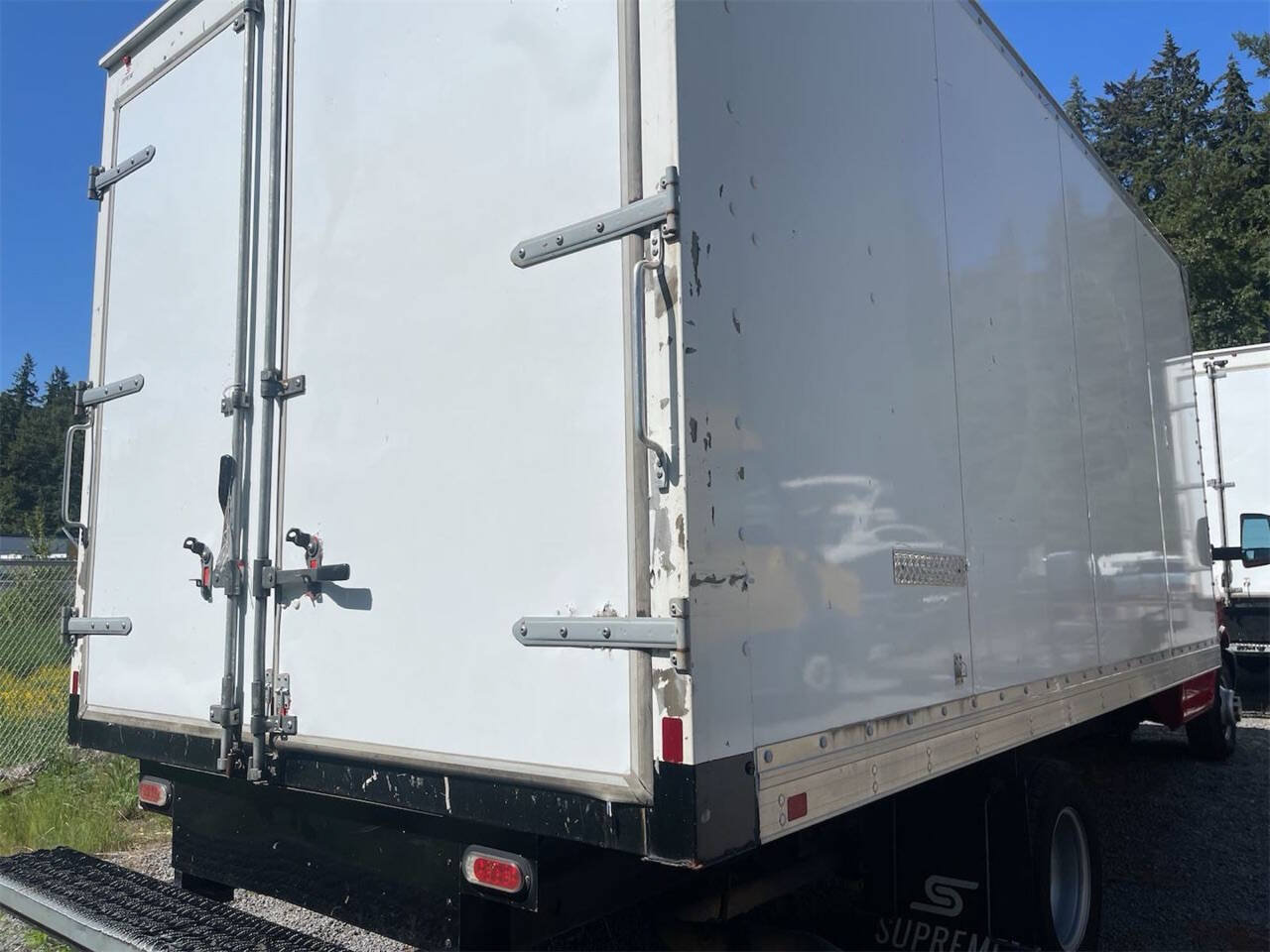 Used 2020 Chevrolet Express 3500 Extended w/ Power Convenience Package RWD image 3