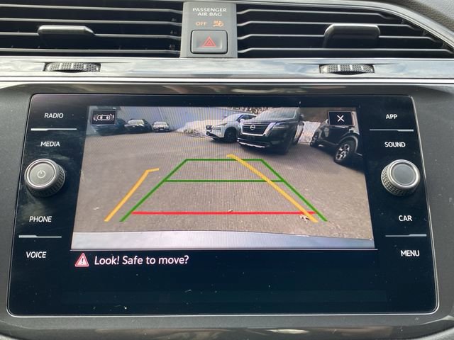 Used 2021 Volkswagen Tiguan SE image 12