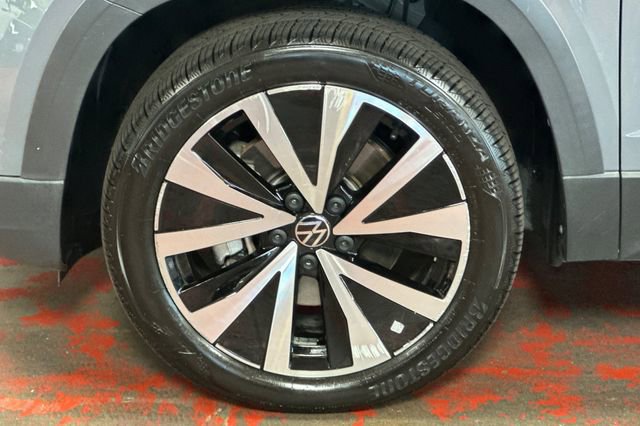 Certified 2022 Volkswagen Taos SE FWD image 34