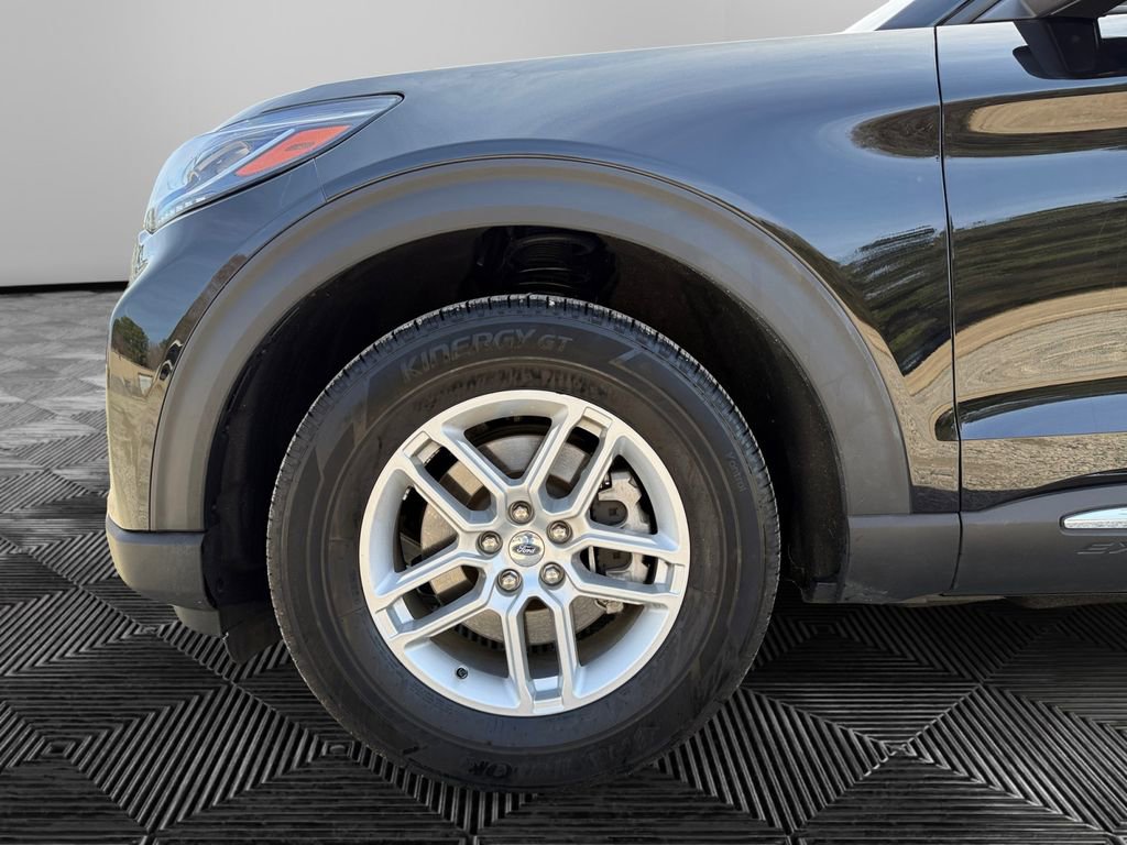 Used 2025 Ford Explorer Active image 14