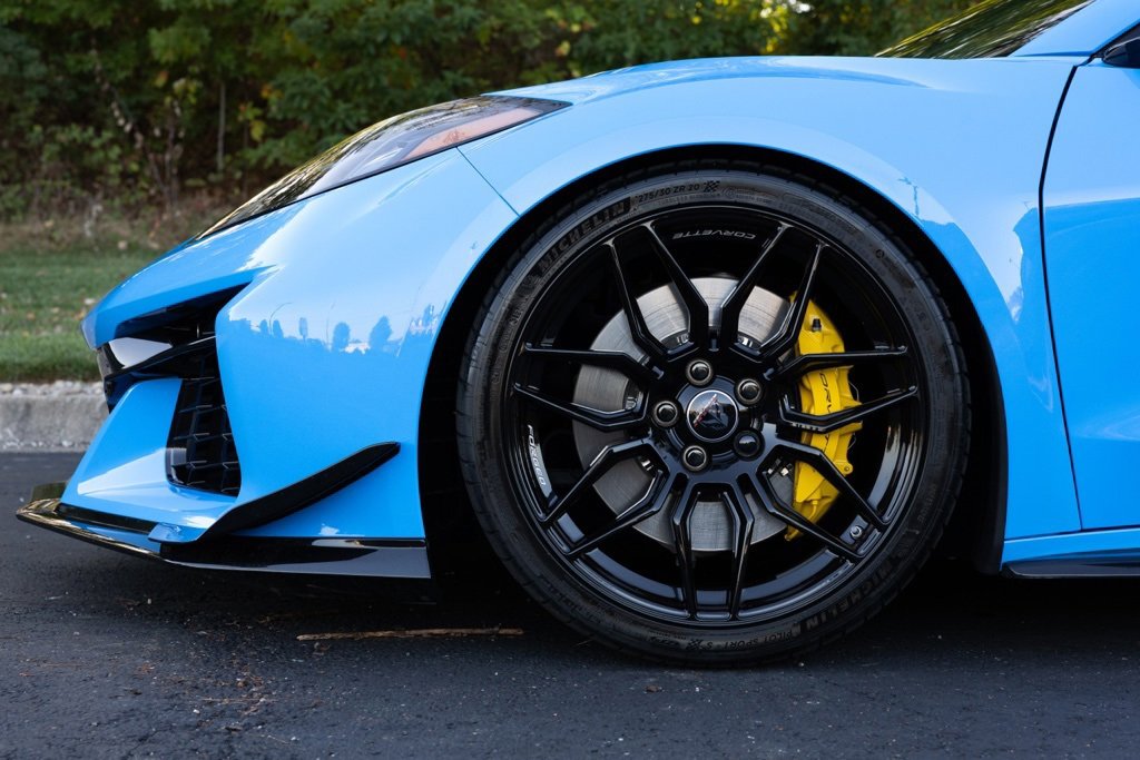 Used 2025 Chevrolet Corvette Z06 w/ Stealth Interior Trim Package image 7