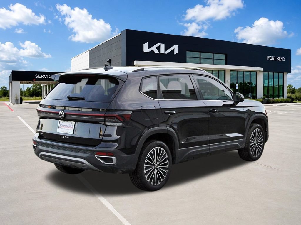Used 2025 Volkswagen Taos SE FWD image 5