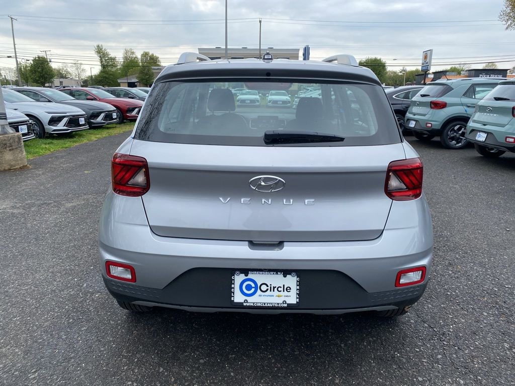 New 2026 Hyundai Venue SEL FWD image 5