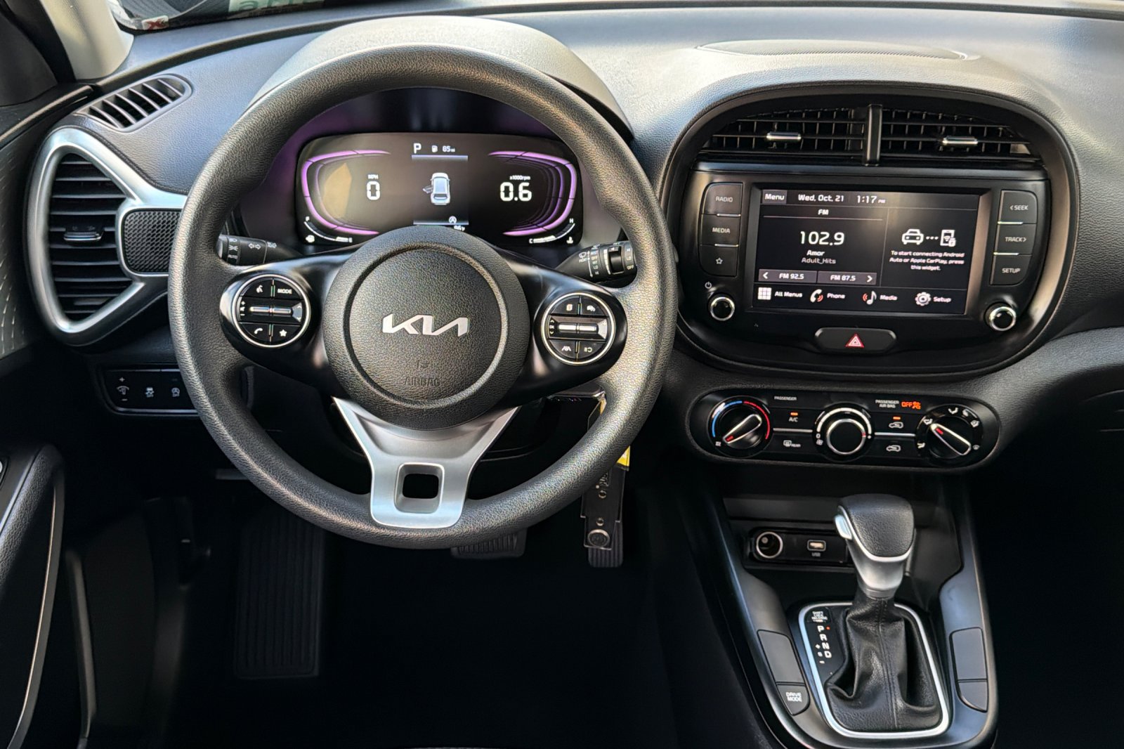Used 2024 Kia Soul LX w/ LX Technology Package FWD image 14