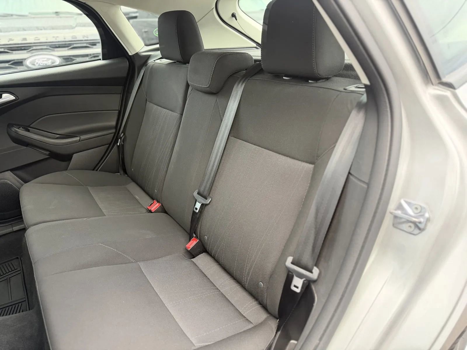 Used 2018 Ford Focus SE w/ Cold Weather Package FWD image 44