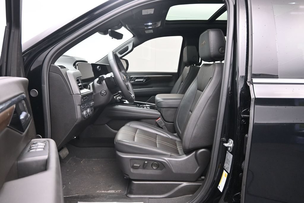 Used 2025 Chevrolet Tahoe High Country AWD/4WD image 22