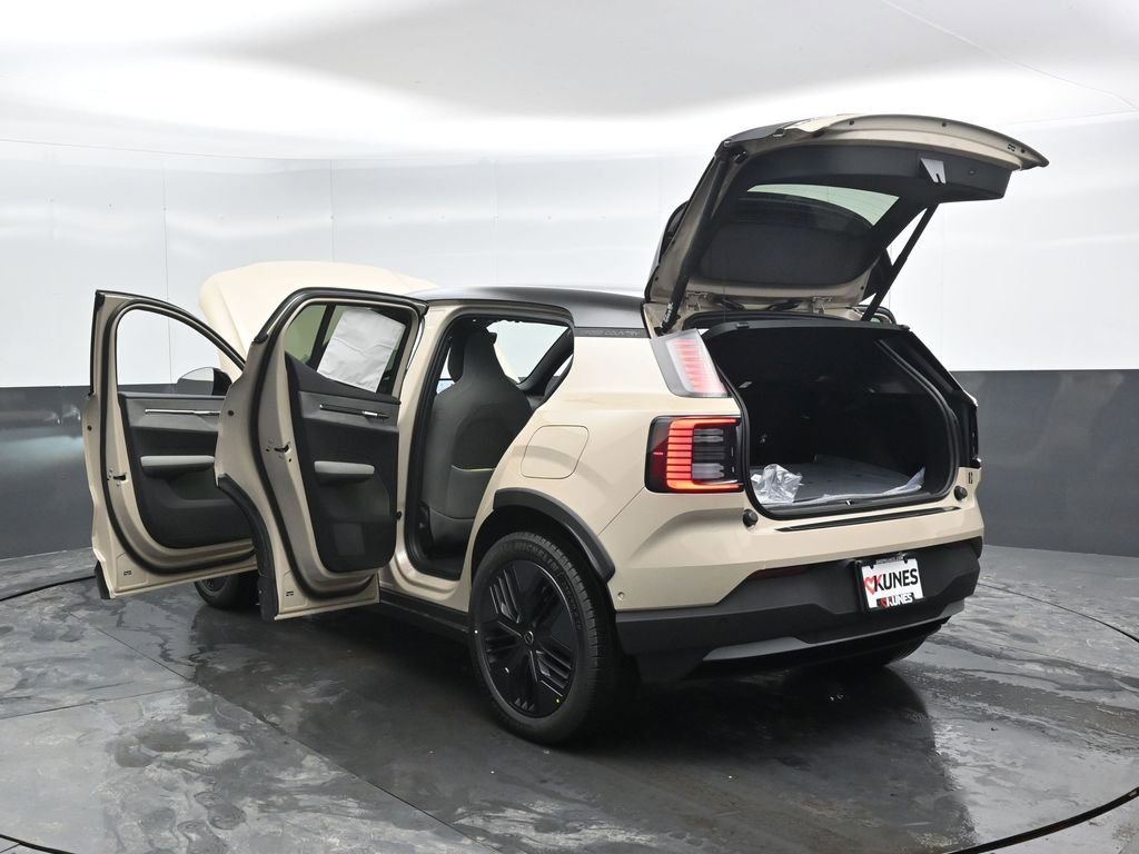 New 2026 Volvo EX30 Cross Country Ultra image 46