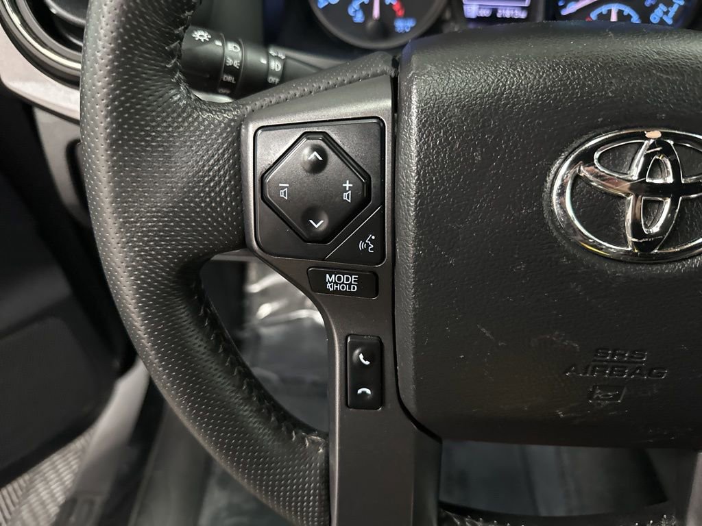 Used 2020 Toyota Tacoma TRD Off-Road w/ Technology Package image 15