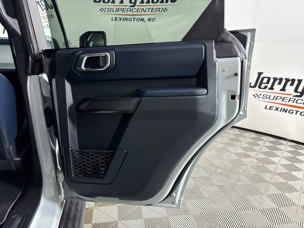 Used 2024 Ford Bronco Outer Banks AWD/4WD image 27