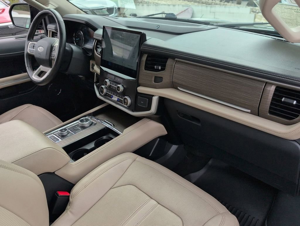 Used 2023 Ford Expedition Limited AWD/4WD image 32