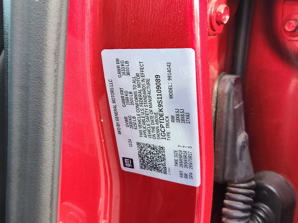 Used 2025 Chevrolet Colorado Z71 w/ Technology Package image 23