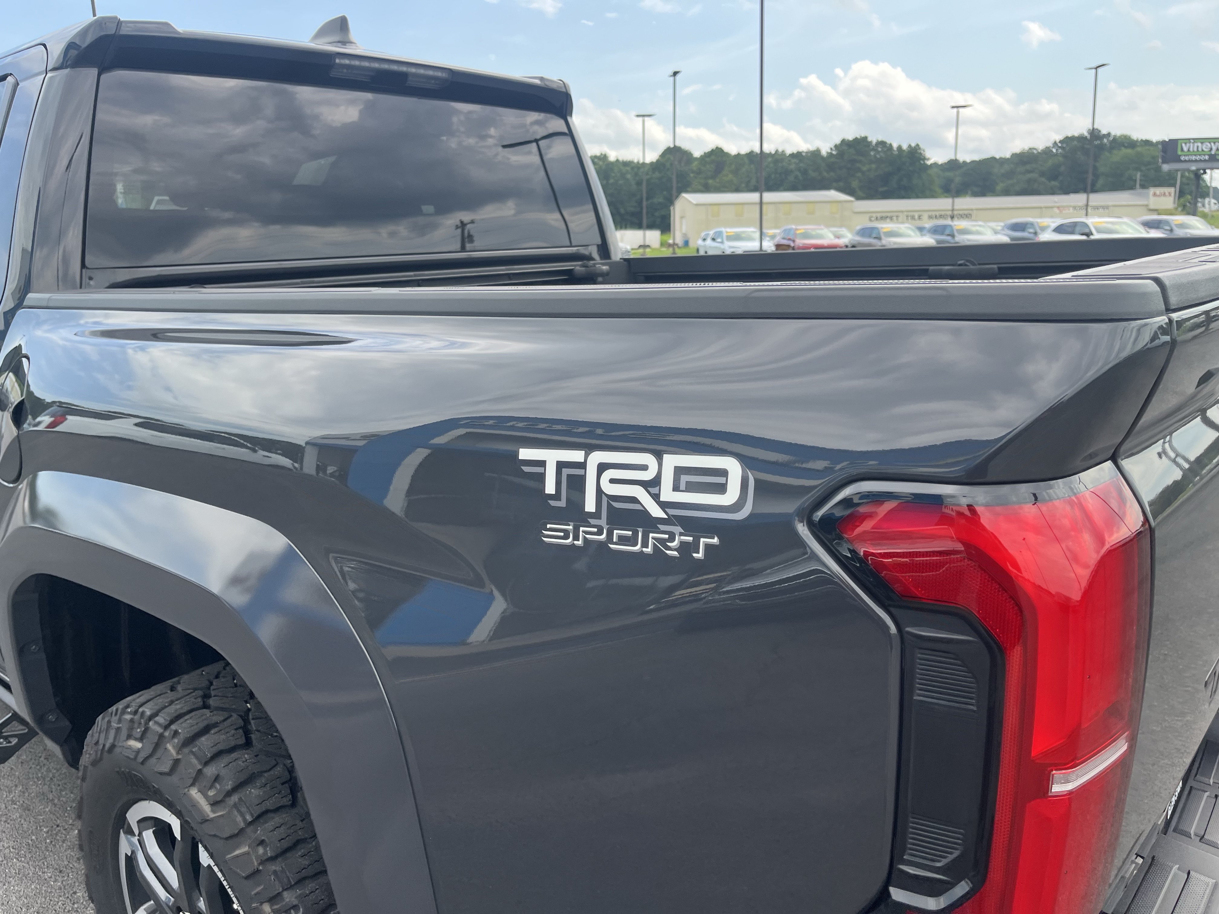 Used 2025 Toyota Tacoma TRD Sport AWD/4WD image 5