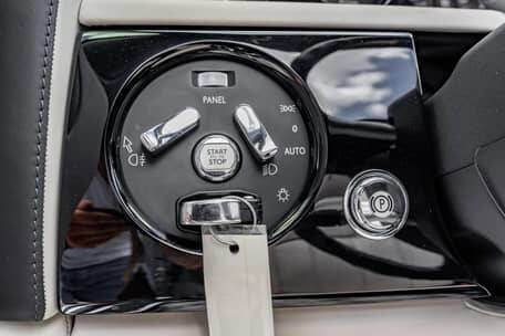 Used 2014 Rolls-Royce Phantom Drophead Coupe image 66