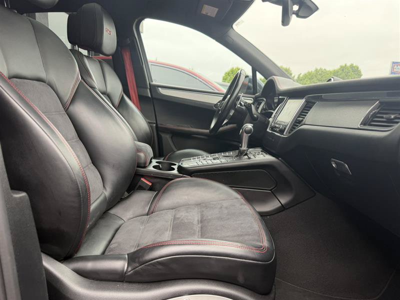 Used 2018 Porsche Macan GTS AWD/4WD image 36