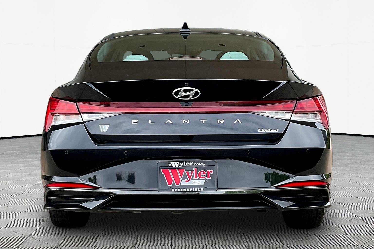 Used 2021 Hyundai Elantra Limited FWD image 5