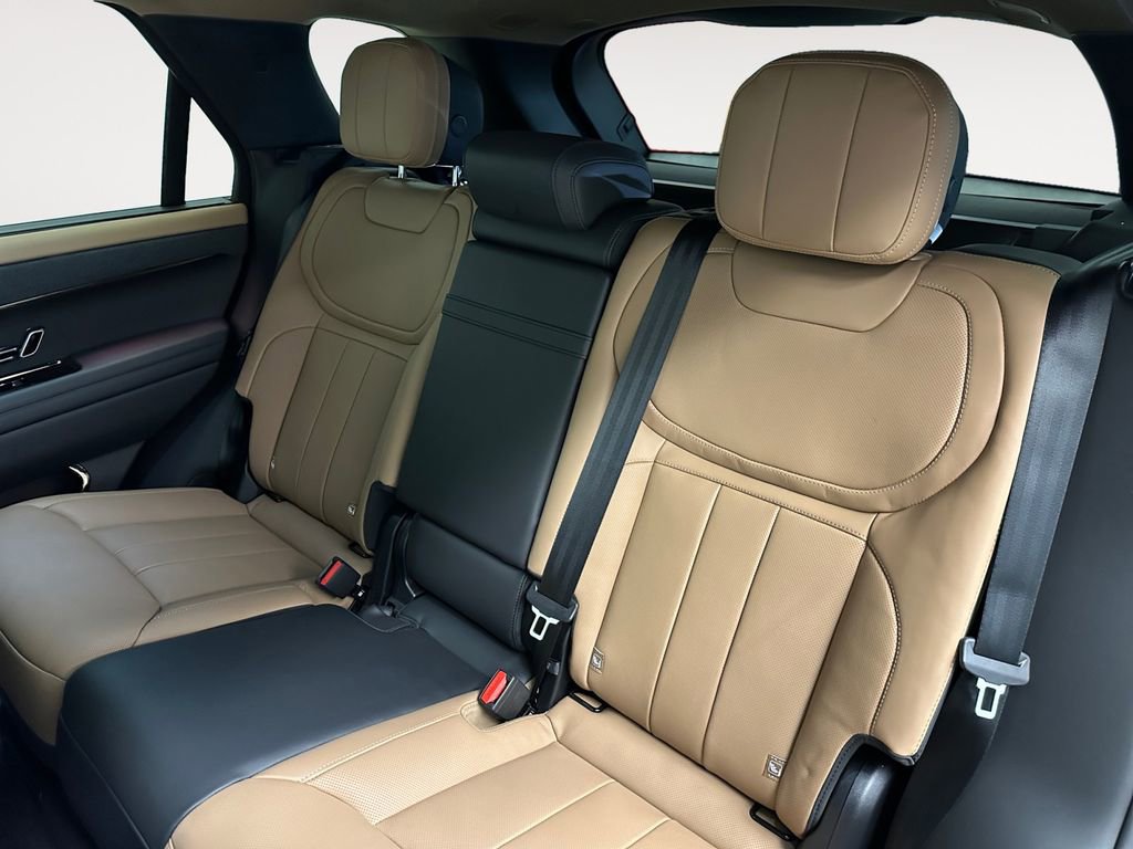 New 2026 Land Rover Range Rover Sport Dynamic SE image 13
