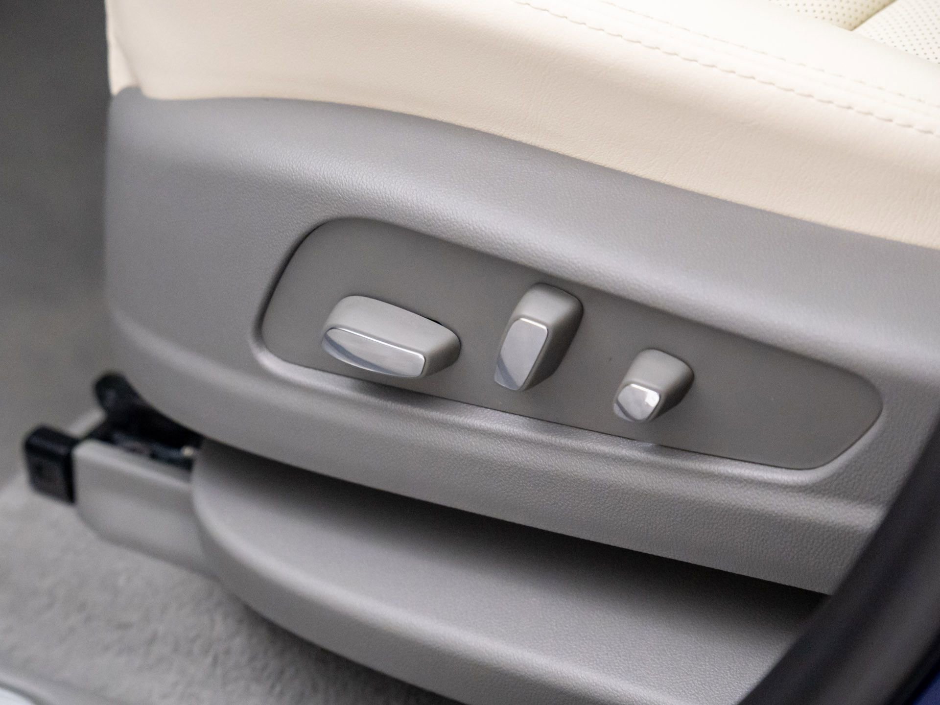 New 2026 Cadillac XT5 Premium Luxury w/ Driver Assist Package image 15