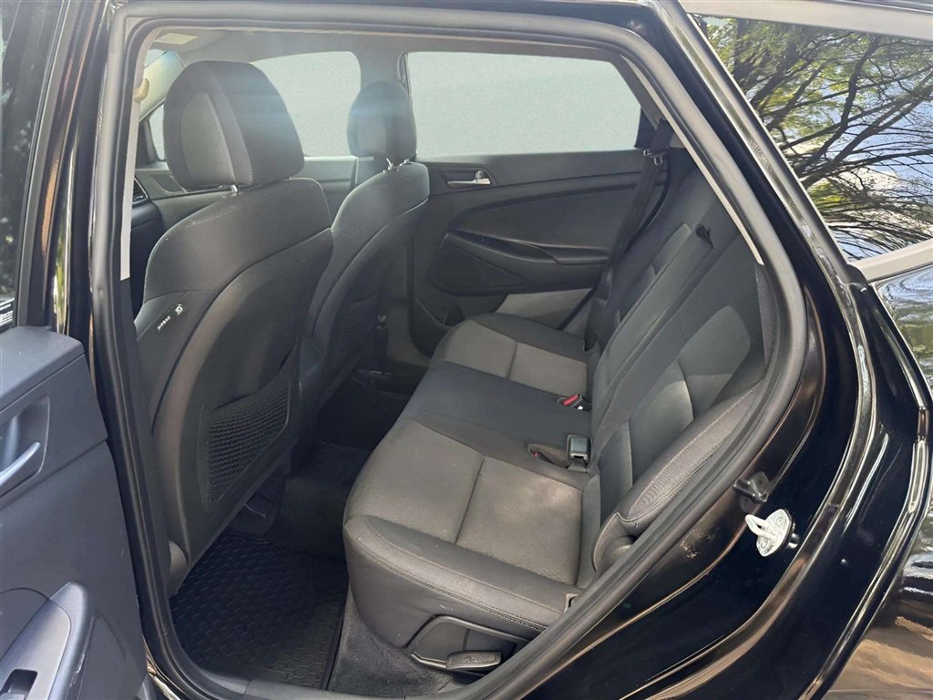 Used 2017 Hyundai Tucson SE AWD/4WD image 13